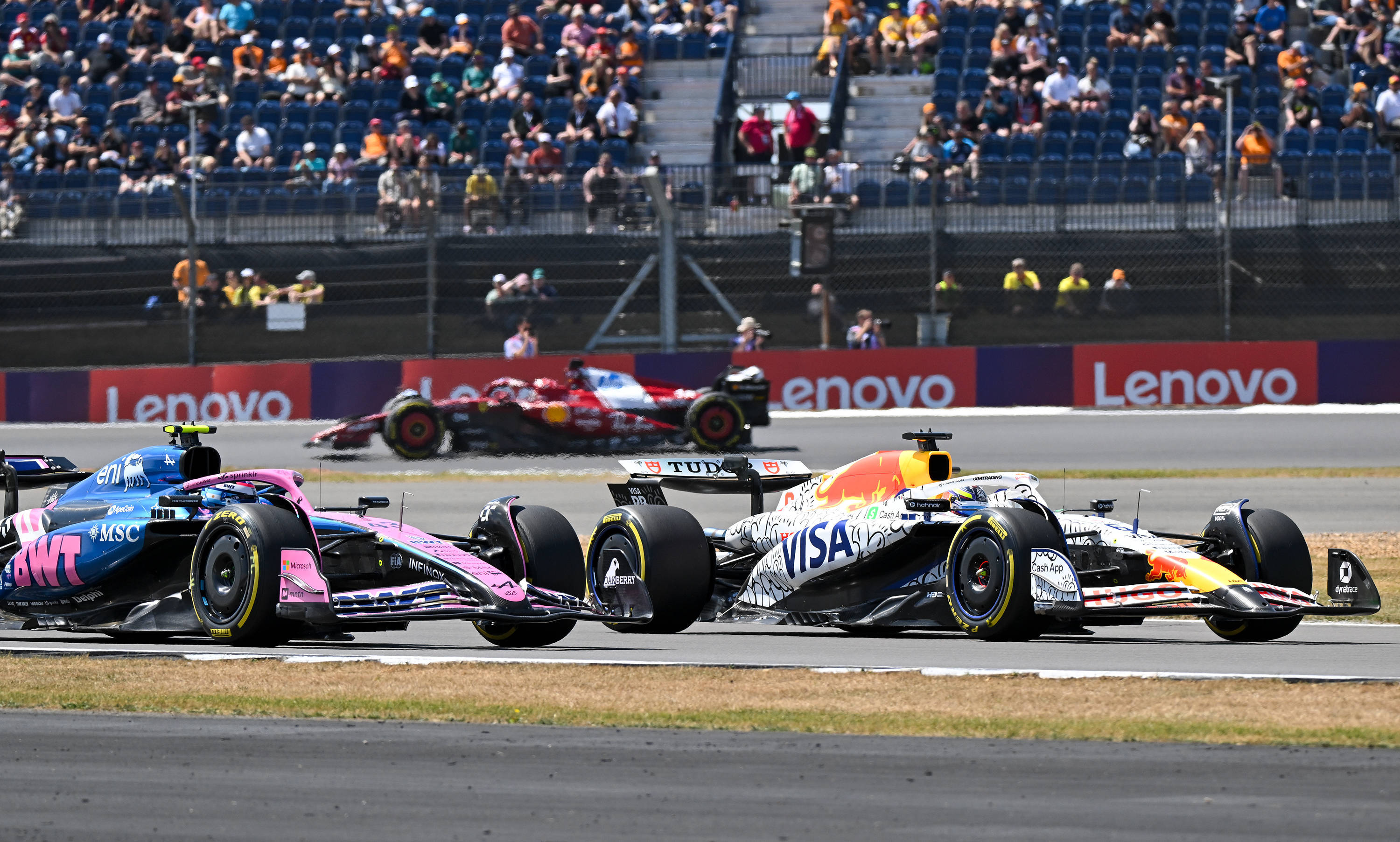 红牛二队轻取法拉利，汉密尔顿统治全场