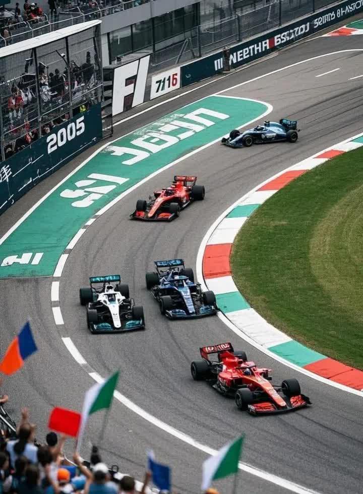 迈凯伦翻盘威廉姆斯，周冠宇惊艳四座