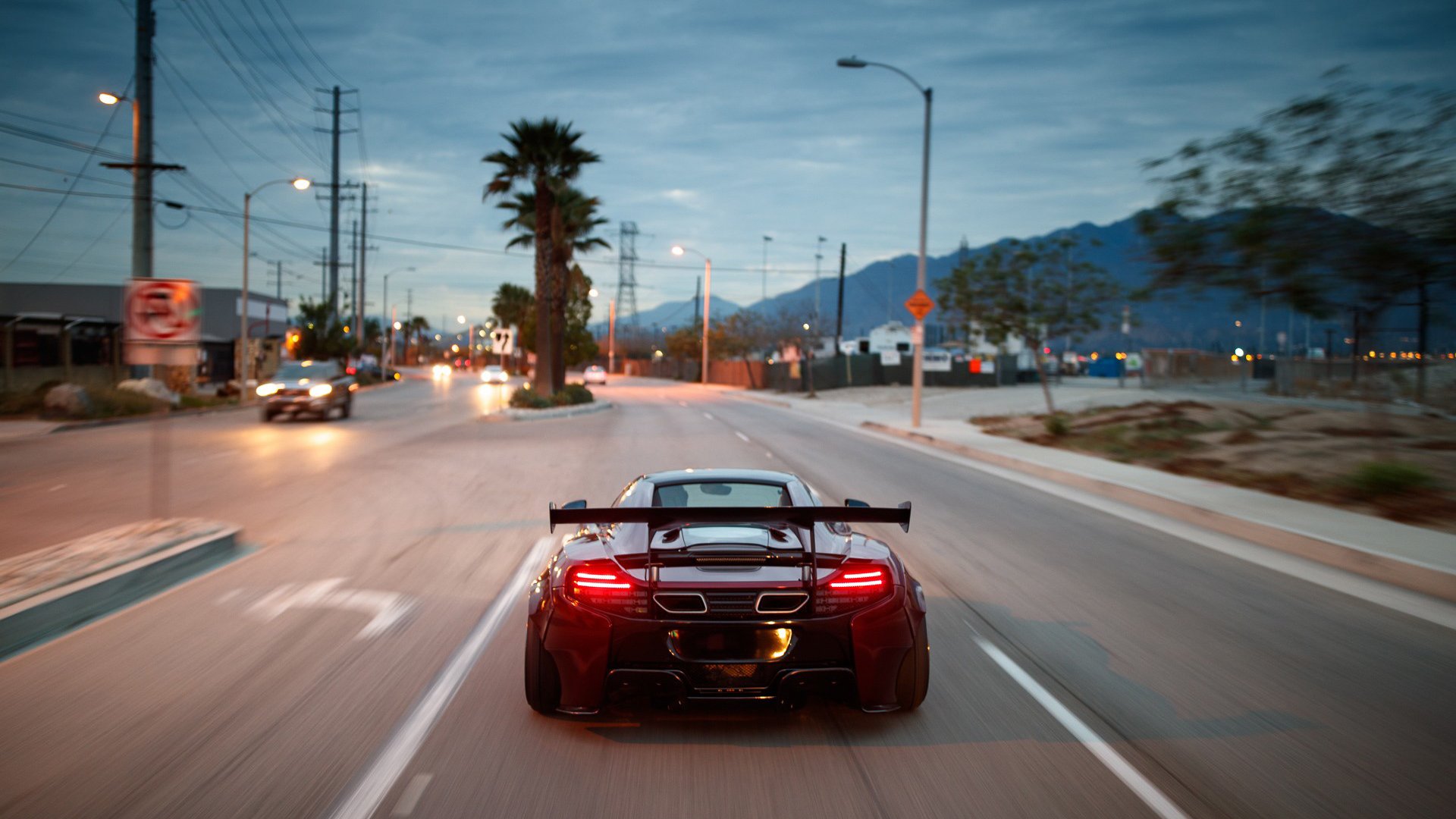 篮球与赛车的奇幻交汇，尼克斯横扫湖人，英格拉姆F1揭幕战上演跨界统治