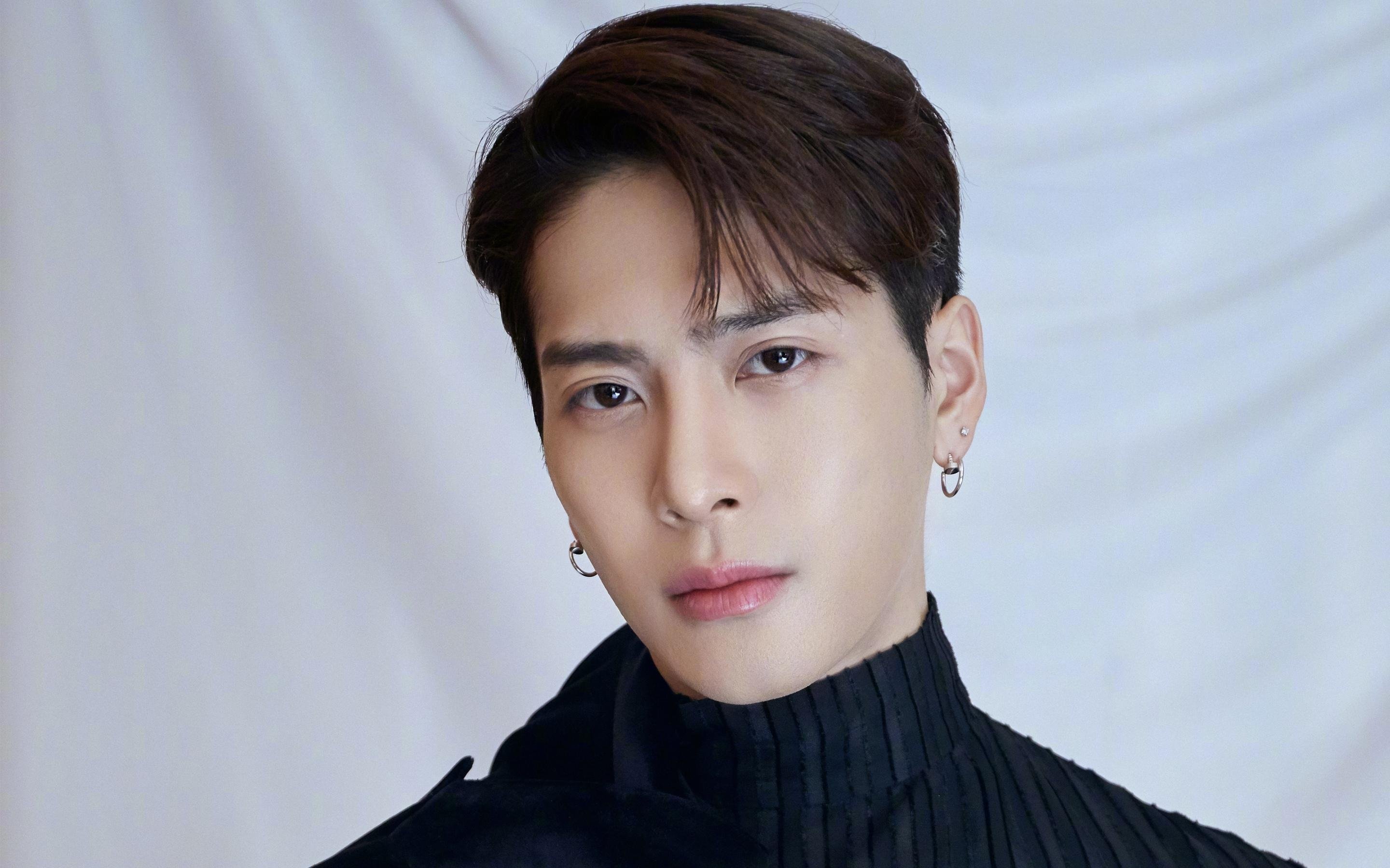 绿茵场与赛车线，勒沃库森逆转之夜，照见F1争冠的终极哲学