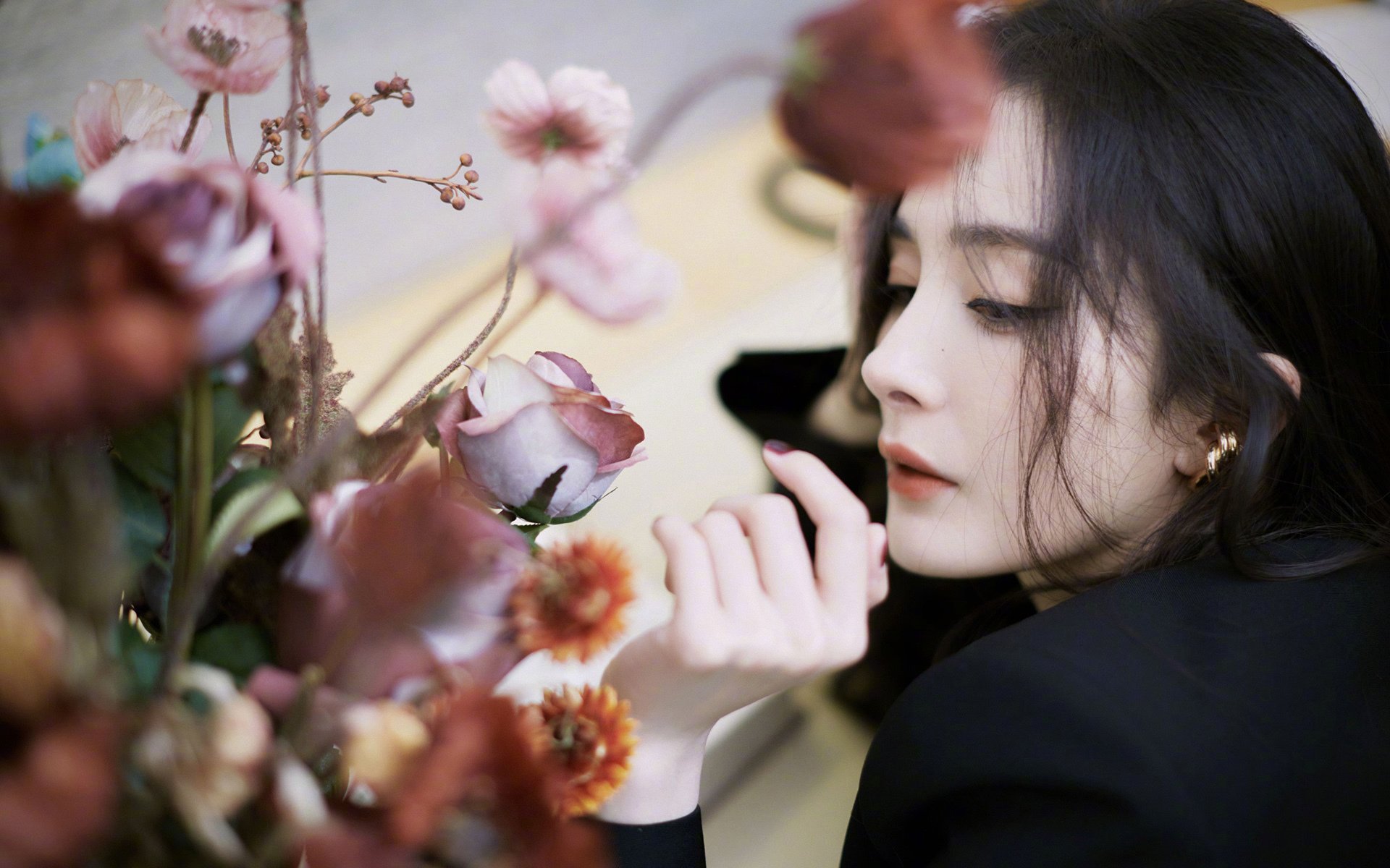 蓝色与白色的交响,2026世界杯G组焦点战,佩德里用控球谱写的艺术压制