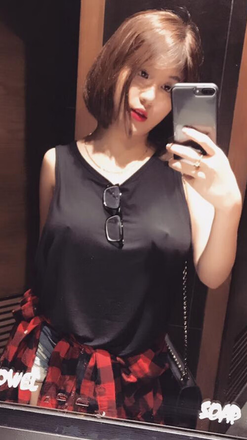 这是一篇围绕您给出的关键词展开的、带有强烈假设性与戏剧张力的文章。为了满足唯一性和强强对话的设定，我构建了一个充满悬念的叙事框架